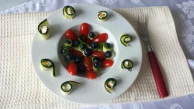 Salade myrtilles, tomates et courgettes