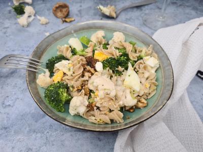 Salade de pâte, chou fleur et brocoli