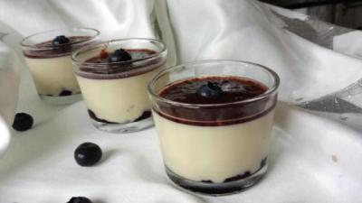 Panacotta myrtilles – chocolat blanc