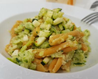 Spaghettis à la crème de courgettes