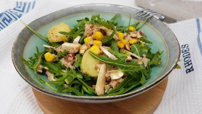 Salade pommes de terre, maïs et roquette