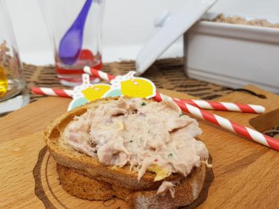 Rillettes de thon aux baies roses