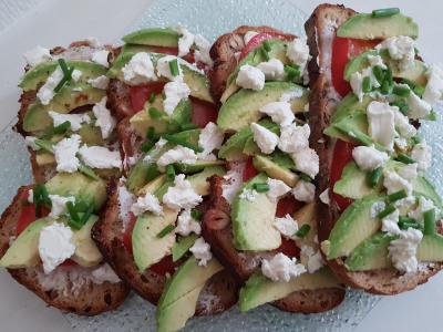 Tartine avocat fromage