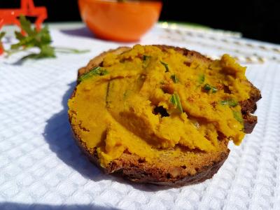 Tarttinade de lentlles corail