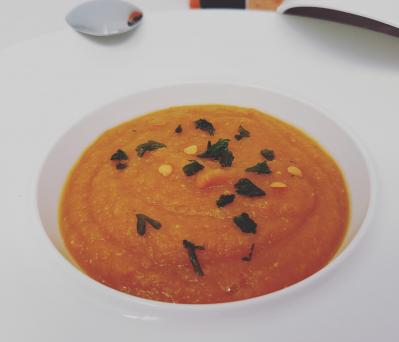 Velouté de lentilles corail tomate et curcuma