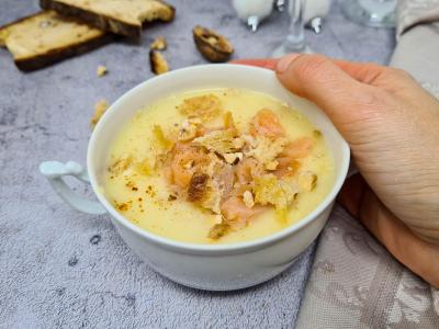 Veloute de panais saumon fume et croutons 1 sur 1